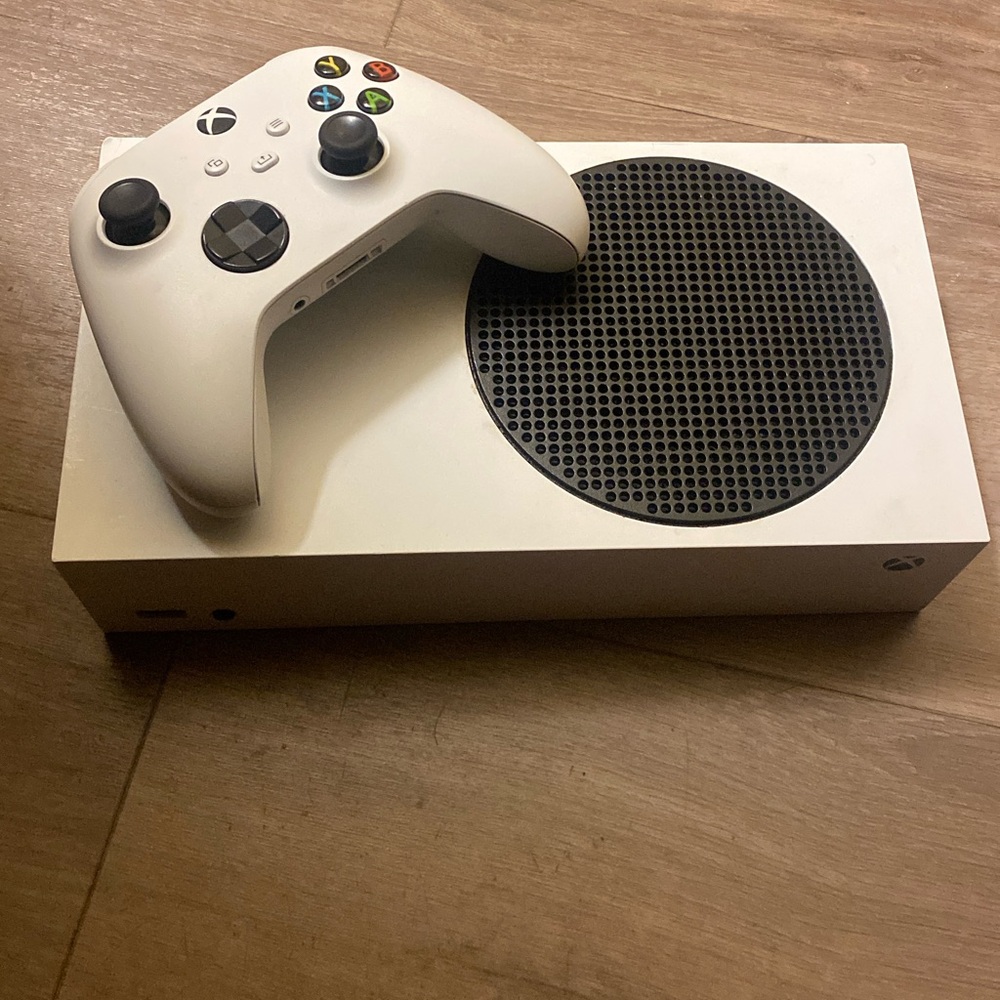 Microsoft Xbox Series S White Console with Black Vent